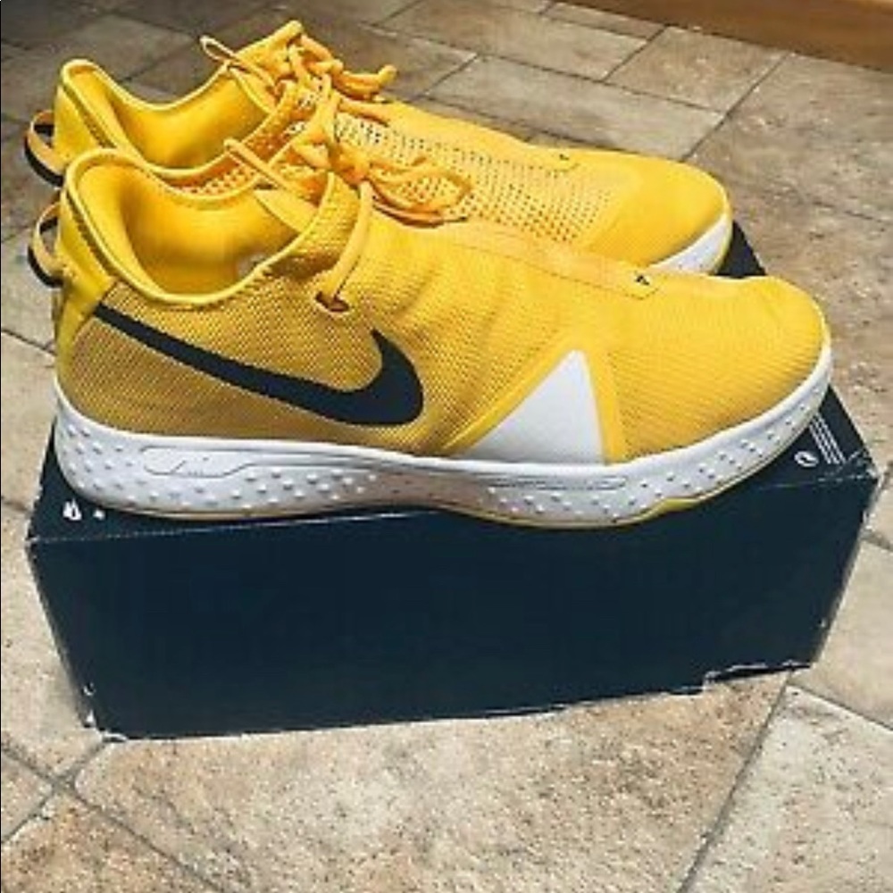 NEW NIKE PAUL GEORGE SIZE 18 SHOE